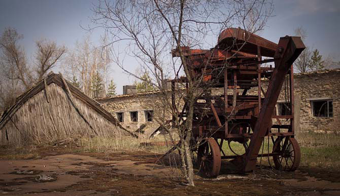 Путешествие по Чернобыльской зоне отчуждения на мотоцикле